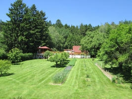 Obrovská prosluněná zahrada 
