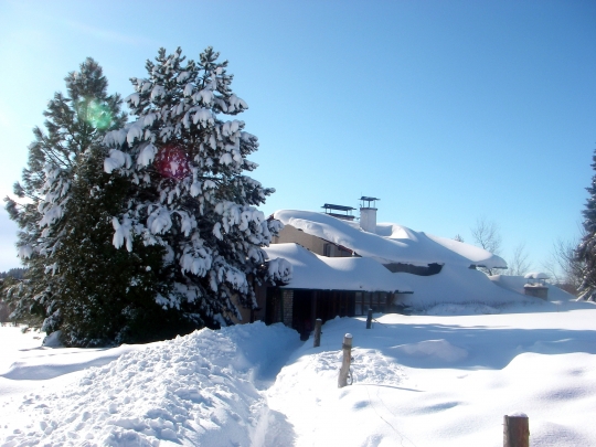 Chalupa Proruby u svahu pro děti ve východních Čechách