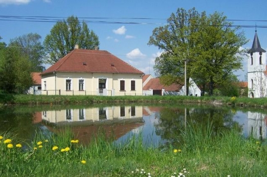 Chalupa Hrutkov s prostorným pozemkem - Jižní Čechy