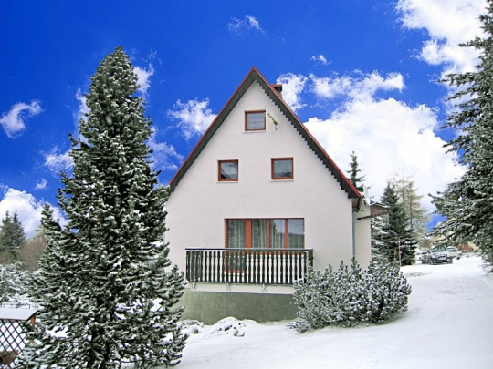 Chalupa u sjezdovky v Háji pod Klínovcem v Krušných horách