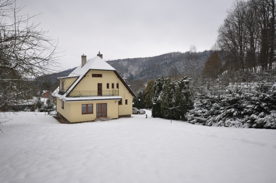 chalupa Lanšperk se zahradou v Orlikých horách